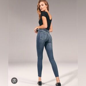 Abercrombie & Fitch High-Rise Jean Leggings
